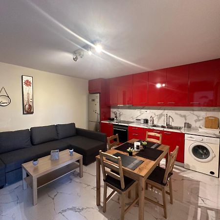 Red Harmony By The Sea Pool And Balcony Apartamento Calamata Exterior foto